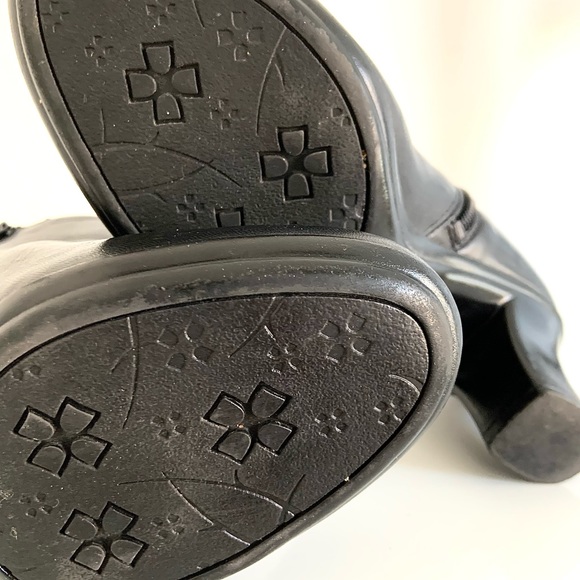 Women’s leather booties - Picture 6 of 6